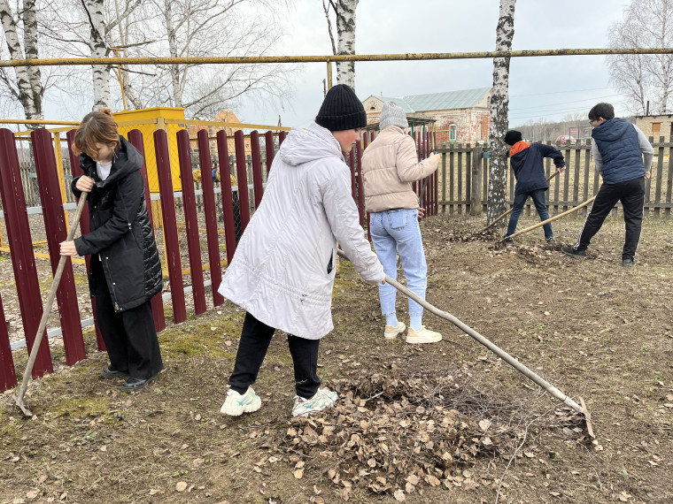 Первый весенний субботник.